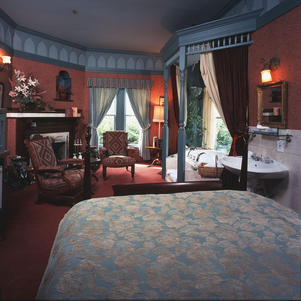 Humboldt House Bed & Breakfast Виктория Номер фото