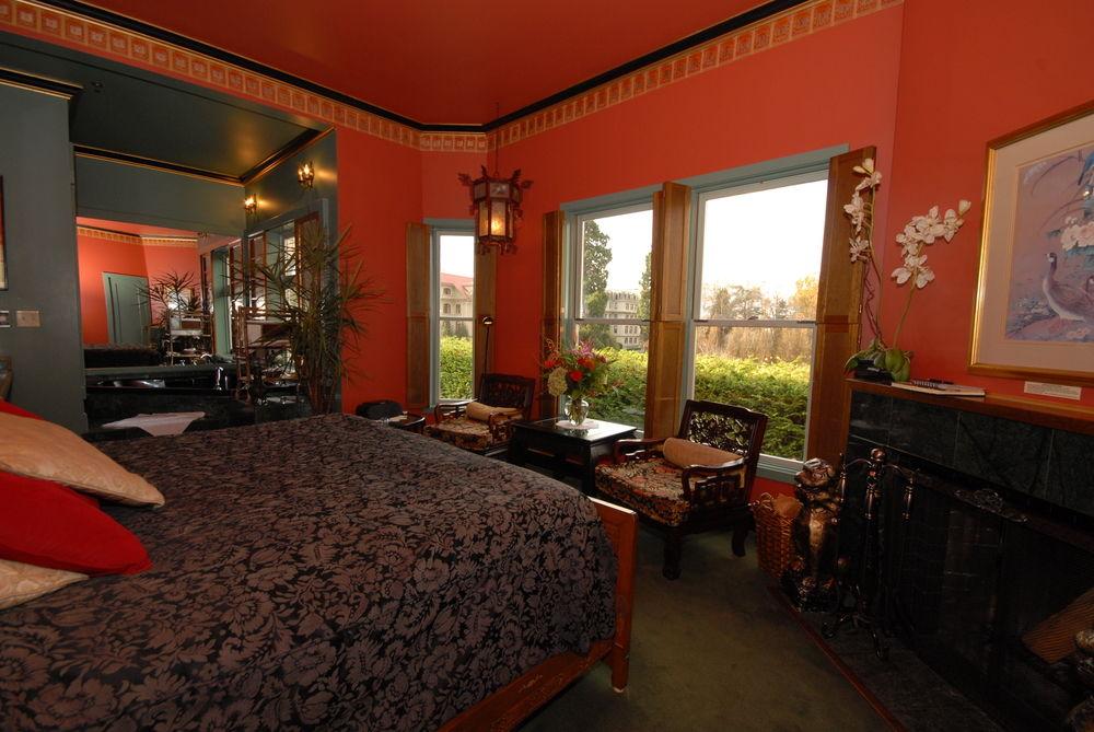 Humboldt House Bed & Breakfast Виктория Экстерьер фото