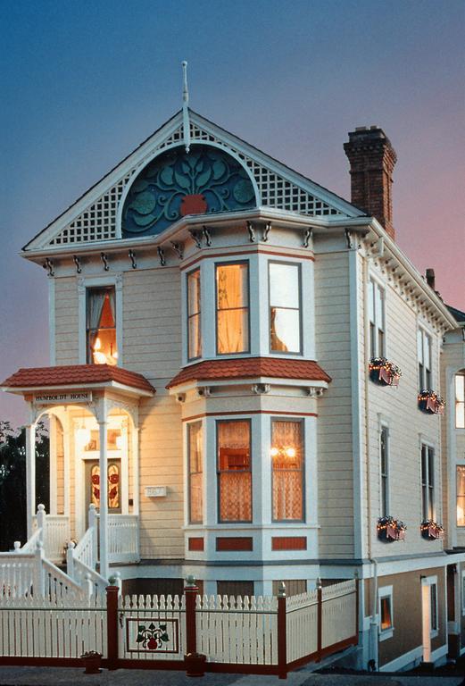 Humboldt House Bed & Breakfast Виктория Экстерьер фото