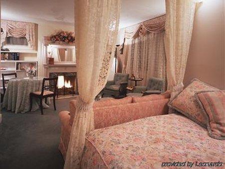Humboldt House Bed & Breakfast Виктория Номер фото