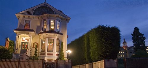 Humboldt House Bed & Breakfast Виктория Экстерьер фото